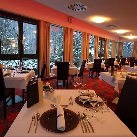 Helenenstuberl Hotel 3*